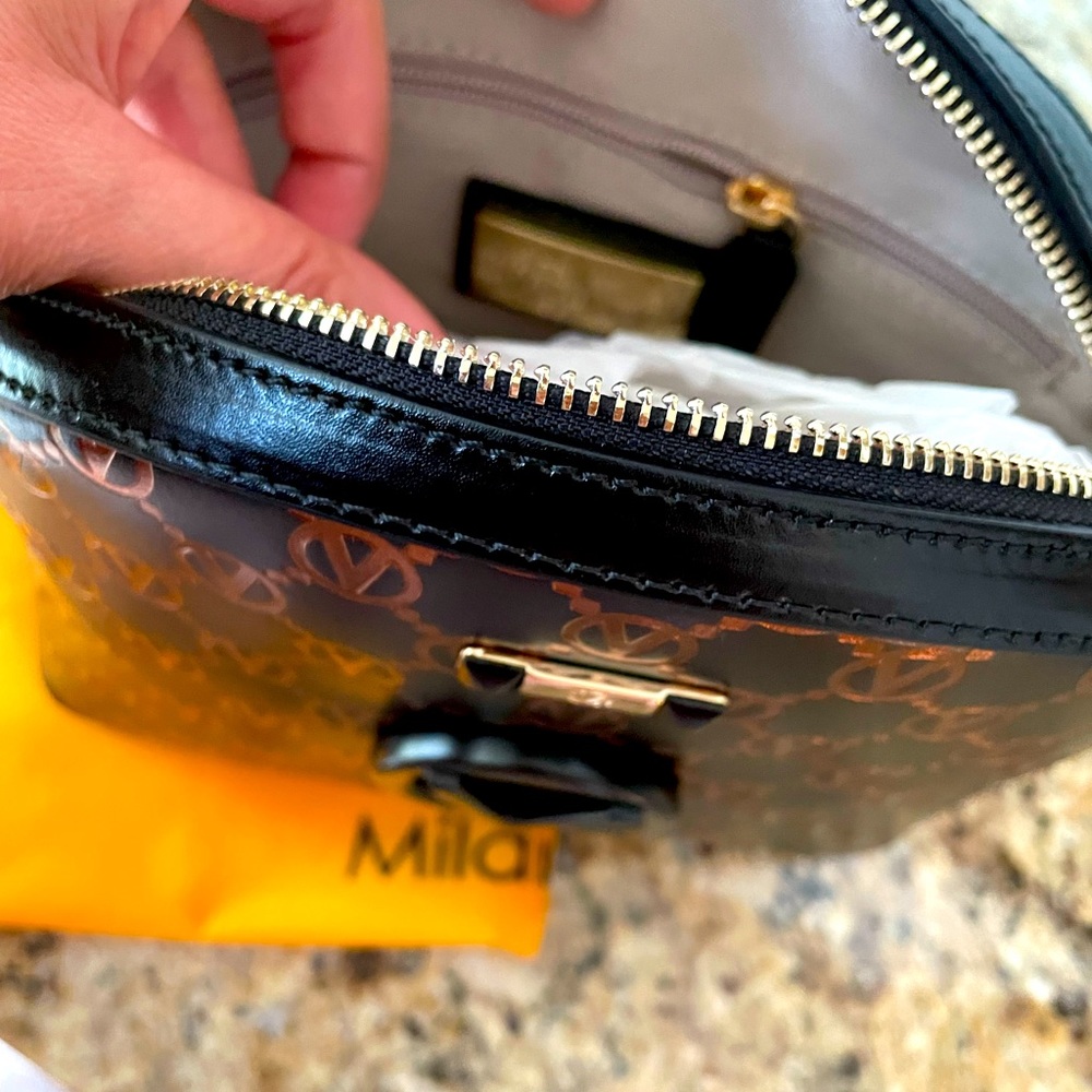 A brand new Valentino bag by Mario Valentino